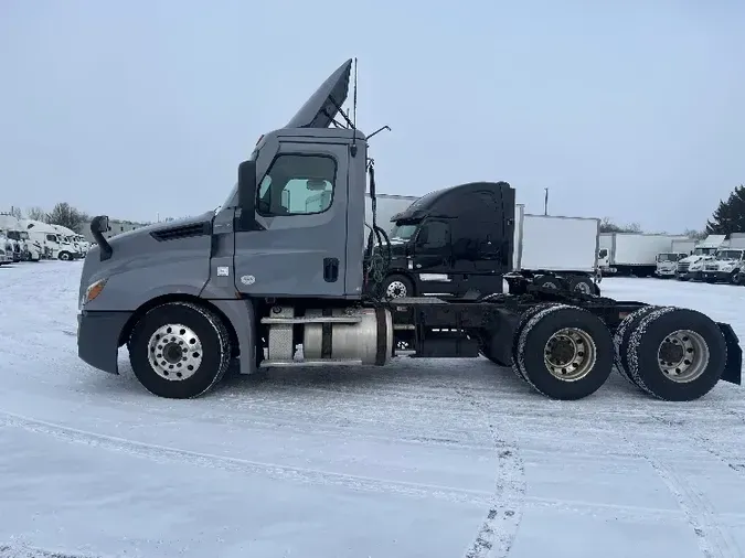 2018 Freightliner T12664ST