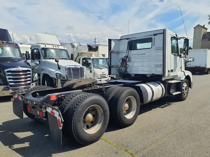2018 VOLVO VNL64TRACTOR