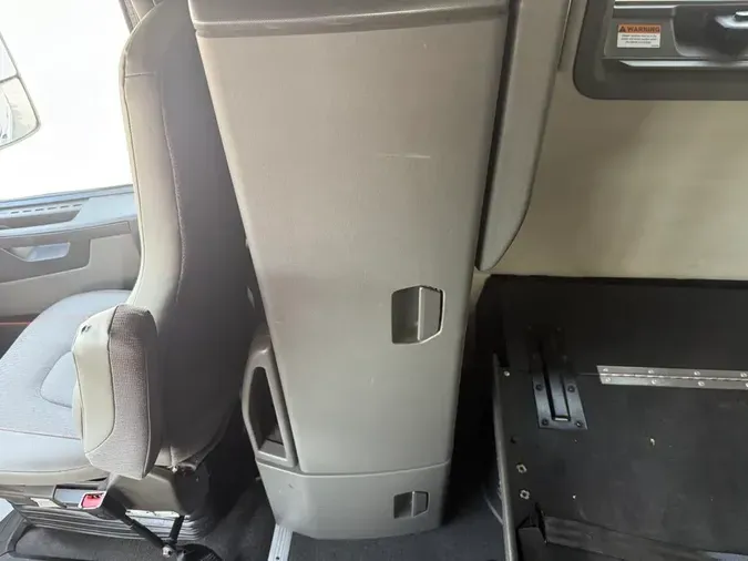 2020 VOLVO VNL64T760