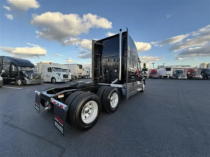 2020 FREIGHTLINER CA126