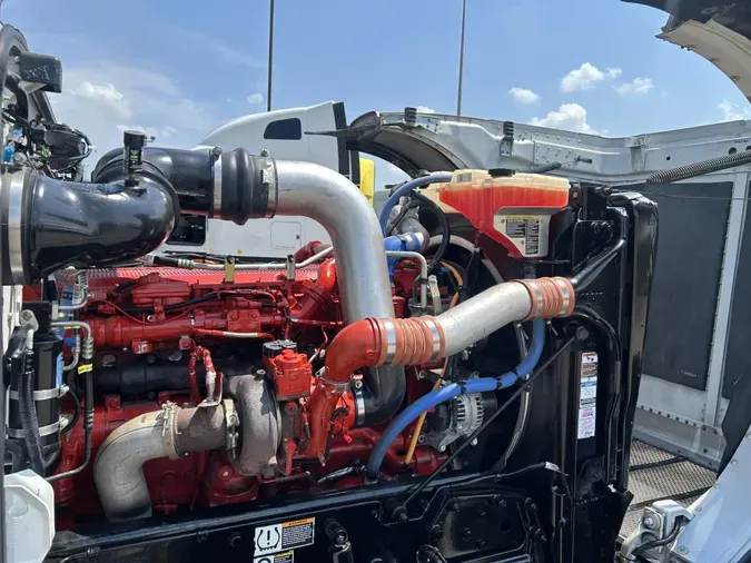 2023 Peterbilt 389