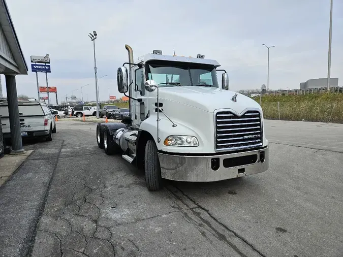 2014 MACK CXU613