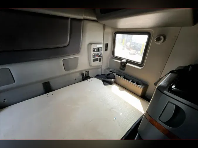 2022 INT LT625 6x4