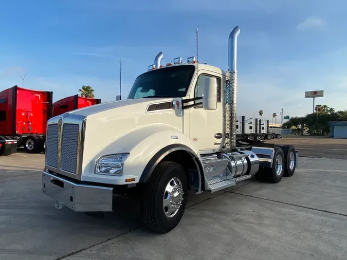 2026 Kenworth T880