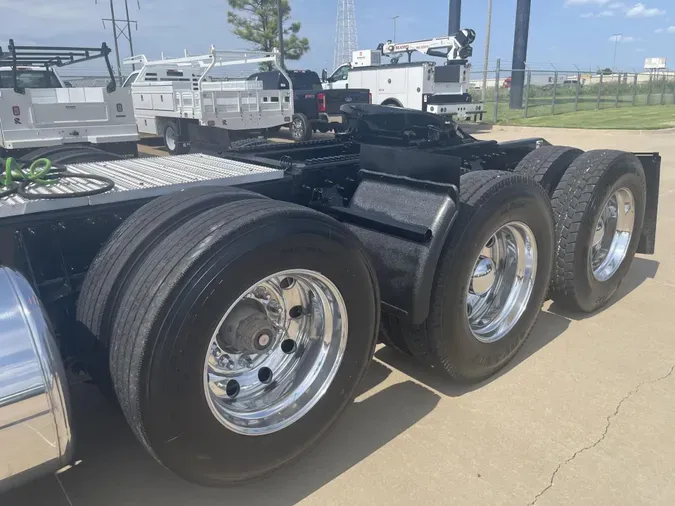 2015 Peterbilt 389