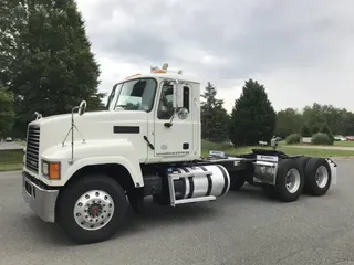 2014 MACK CHU613 SF