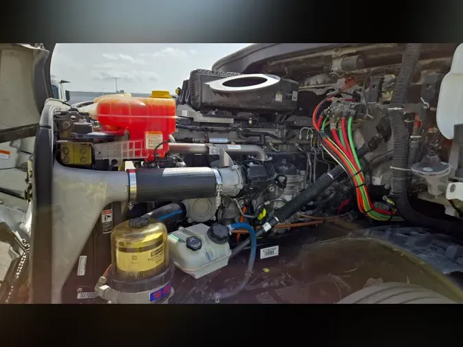 2019 Freightliner Cascadia 126
