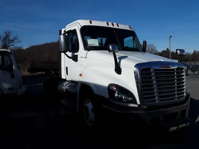 2017 FREIGHTLINER/MERCEDES CASCADIA 125