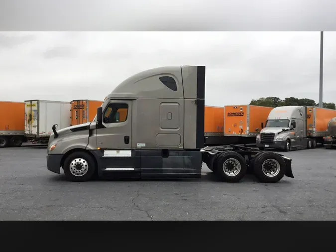 2022 Freightliner Cascadia 126