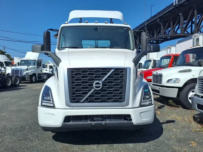 2019 VOLVO VNR42T 300