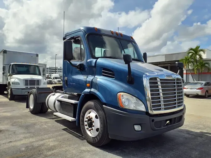 2018 FREIGHTLINER/MERCEDES CASCADIA 113