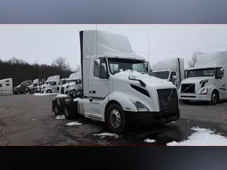 2019 Volvo VNL300