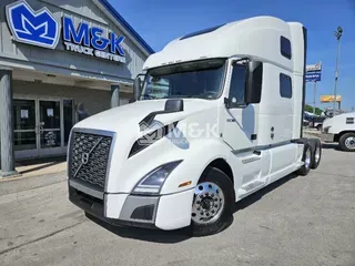 2022 VOLVO VNL64T860