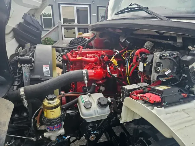2020 FREIGHTLINER M2 106