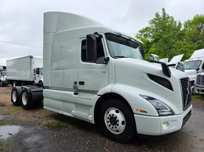 2020 VOLVO VNR64T-640