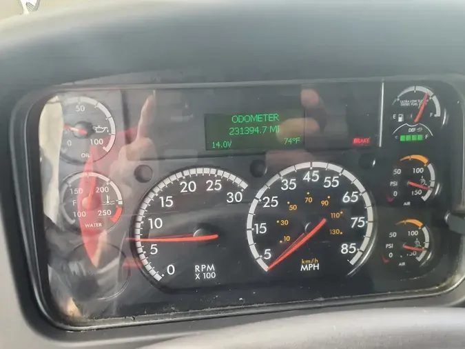2017 FREIGHTLINER M2 106