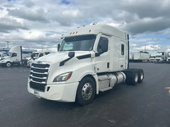 2021 FREIGHTLINER CA126