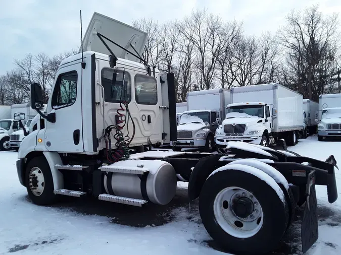 2020 FREIGHTLINER/MERCEDES CASCADIA 113