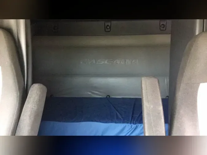 2022 Freightliner Cascadia 126