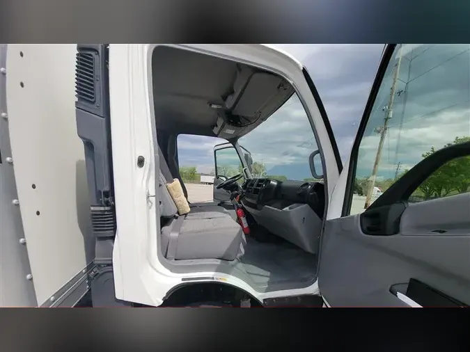 2019 HINO 195