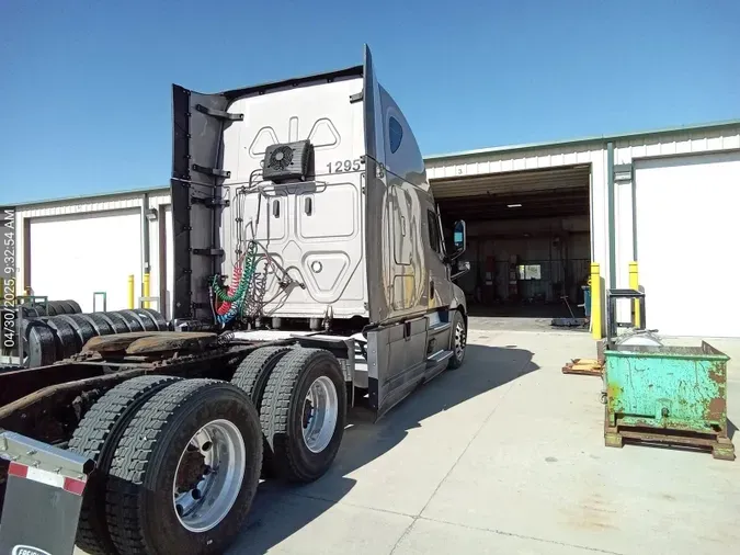 2021 Freightliner Cascadia