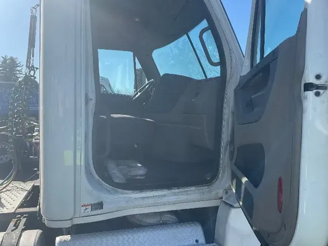 2016 Freightliner X12564ST