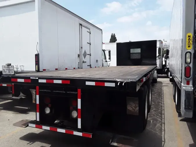 2017 FREIGHTLINER/MERCEDES M2 106