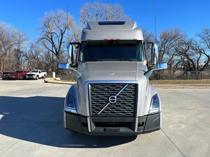 2020 VOLVO VNL64T860