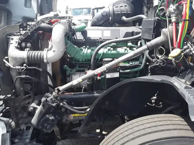 2019 VOLVO VNL64T-760