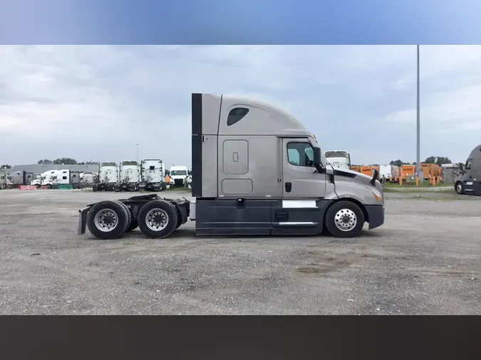 2023 Freightliner Cascadia 126