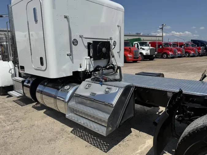 2023 Peterbilt 389