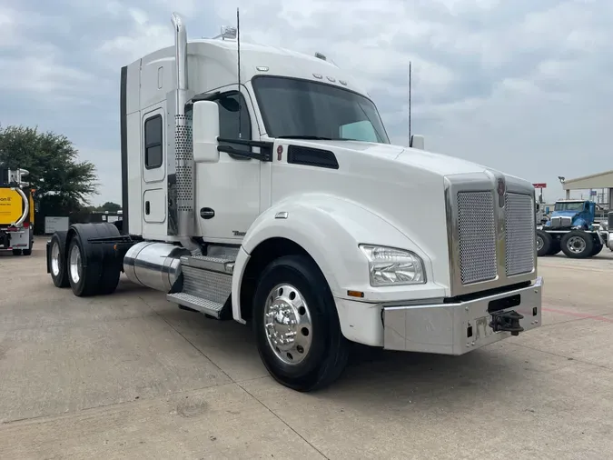 2020 KENWORTH T880