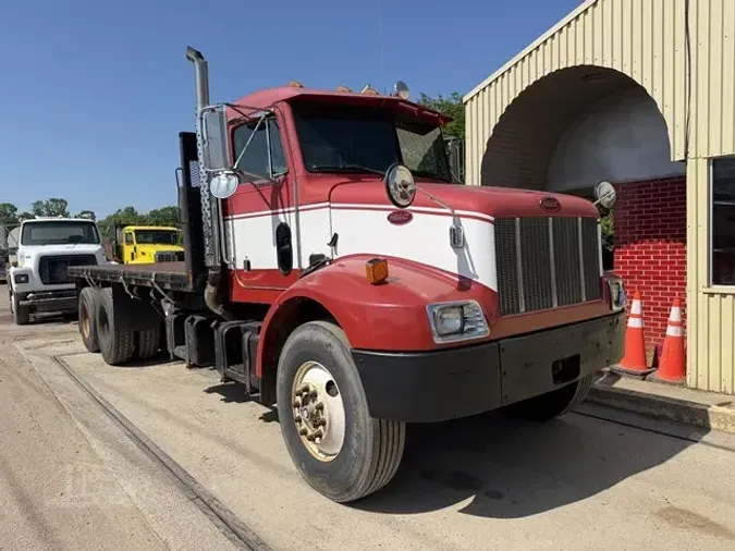 2004 PETERBILT 330