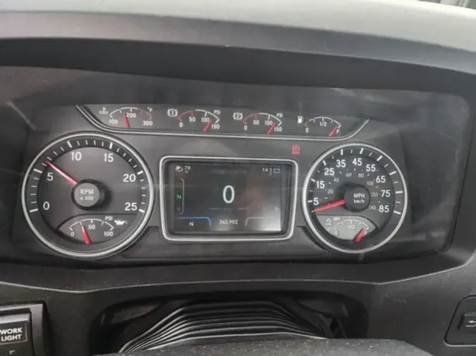 2019 NAVISTAR INTERNATIONAL LT625 DAYCAB T/A