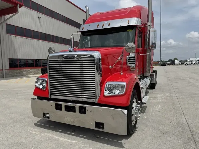 2022 Freightliner 122SD