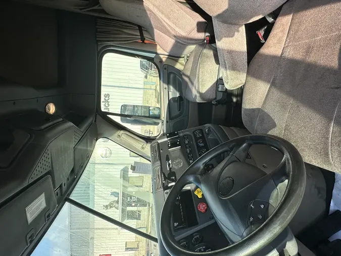 2019 Freightliner CASCADIA 125