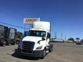 2021 FREIGHTLINER CA126