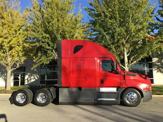 2021 FREIGHTLINER CASCADIA