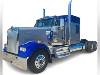 2025 Kenworth W900L