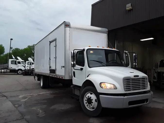 2018 FREIGHTLINER/MERCEDES M2 106