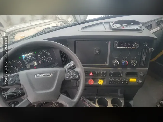 2023 Freightliner Cascadia