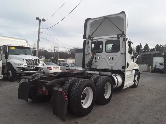 2018 FREIGHTLINER/MERCEDES CASCADIA 125