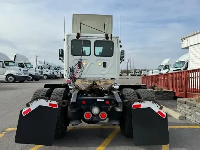 2017 FREIGHTLINER/MERCEDES CASCADIA 113