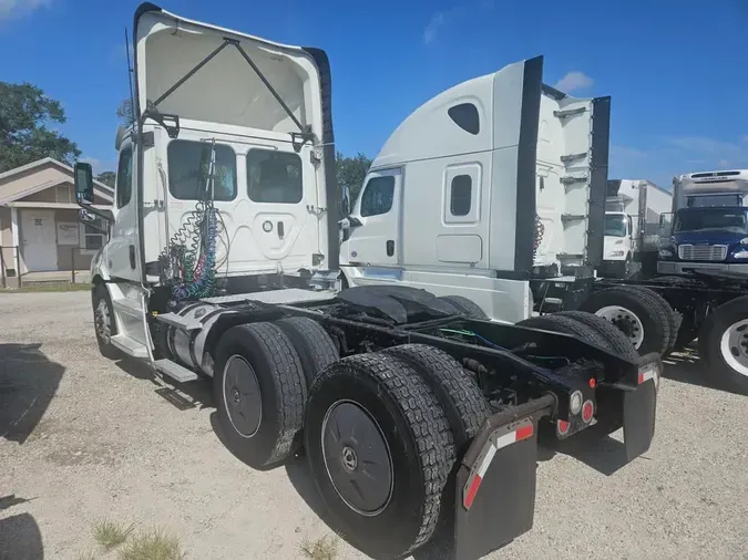 2019 FREIGHTLINER NEW CASCADIA 116