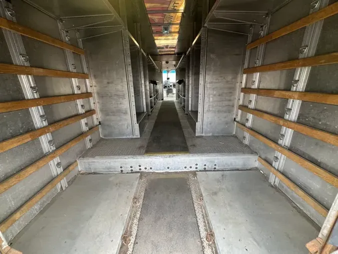 2017 FRTLR CUSTOM CHASSIS CORP MT-55 WALK-IN