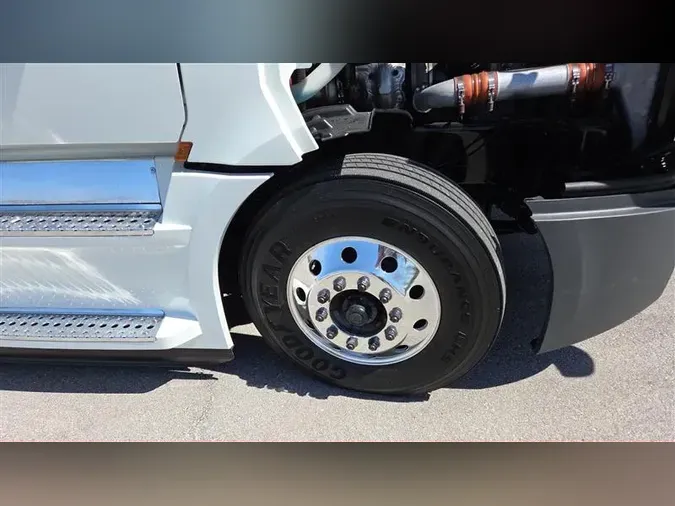 2019 FREIGHTLINER CA126