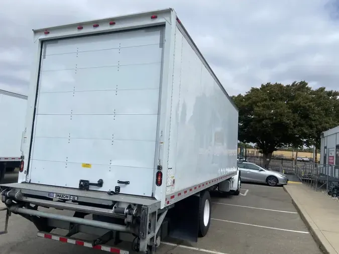 2020 FREIGHTLINER/MERCEDES M2 106