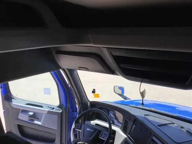 2020 FREIGHTLINER CA126