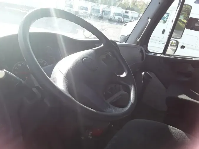 2018 FREIGHTLINER/MERCEDES M2 106