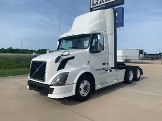 2014 VOLVO VNL64T300